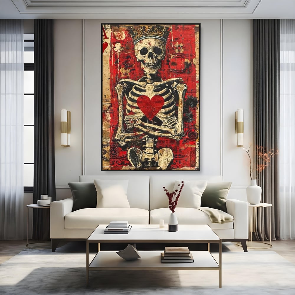 Tablou canvas cu tablou canvas cu schelet purtand coroana, in rama de aluminiu negru, pe perete intr-un living